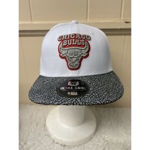 Chicago Bulls Hat NBA ULTRA‎ GAME Unisex Embroidered Snapback Cap NWT
